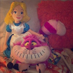 Alice and Wonderland 18 inch plush dolls 🎩